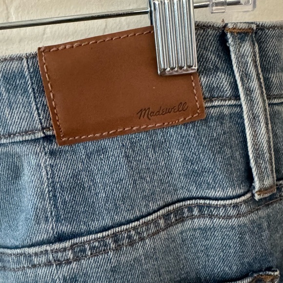 Madewell Classic Straight Jeans with Seams. Size 31 - Picture 3 of 6